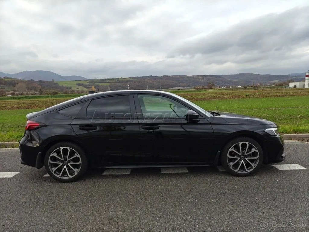 Honda Civic Hybrid Sport I-mmd - fotografia 4